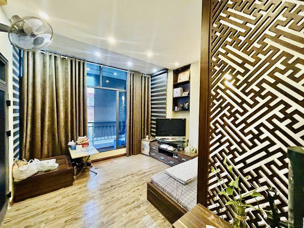 Bán nhà mặt phố Bách Khoa 30m2 5 tầng kinh doanh sầm uất nhỉnh 14 tỷ